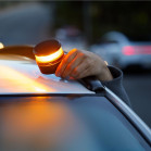 Luz de emergencia KSIX V16, Servicio Alta matrícula + verificación GPS, SIM prepagada hasta 2038, Pila incl, Homologada DGT