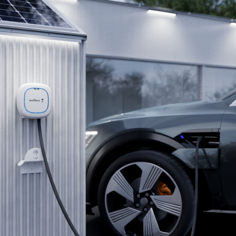 Wallbox Pulsar MAX electric car...